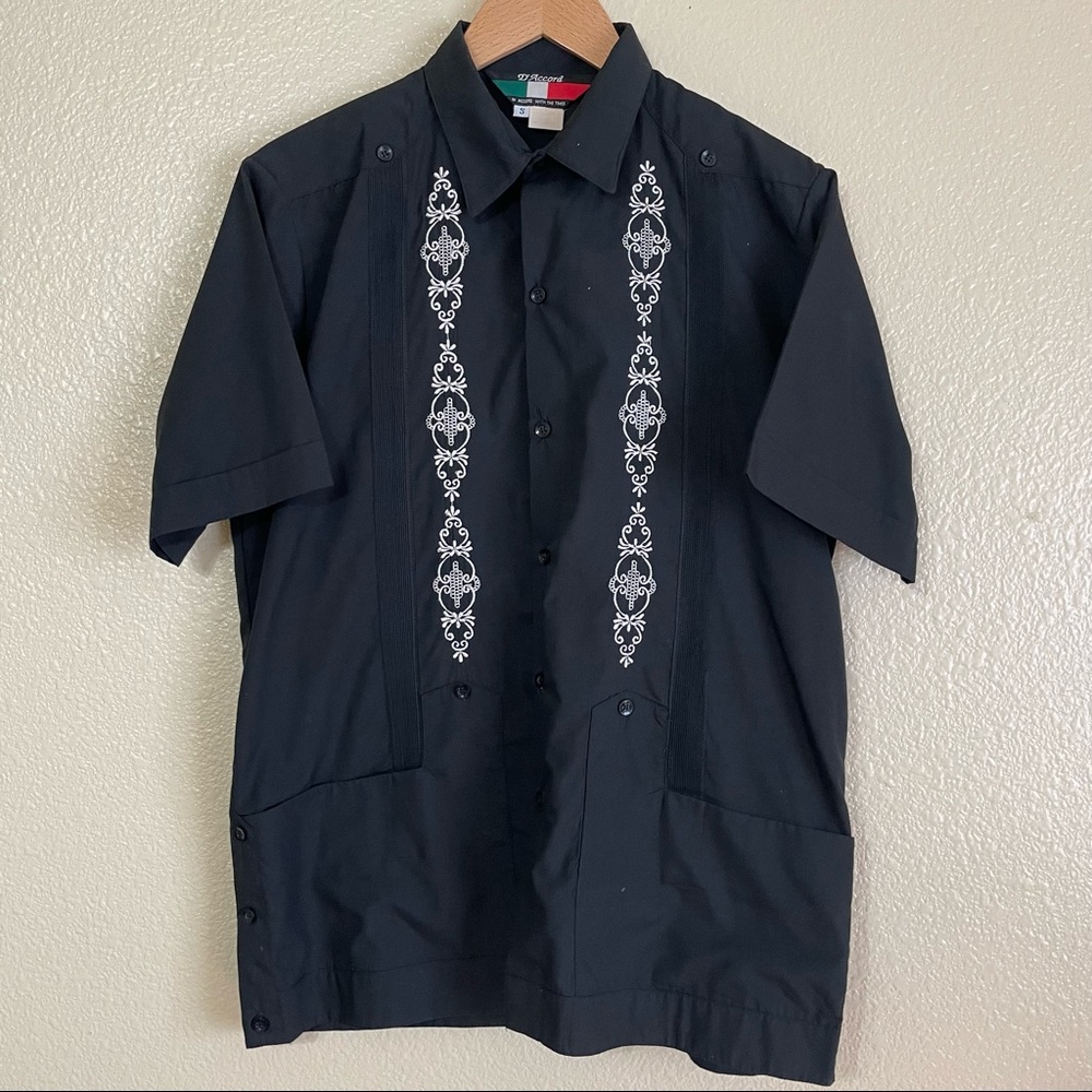 Black and Tan D’Accord Guayabera Size Small